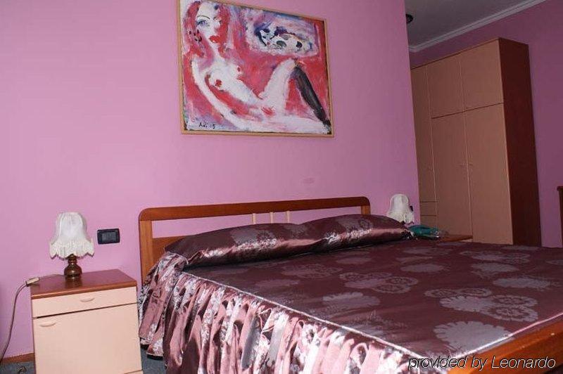 Art Hotel Nirvana ติรานา ห้อง รูปภาพ